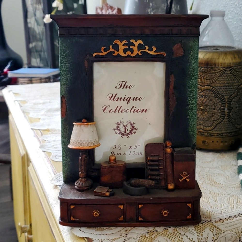 THE UNIQUE COLLECTION